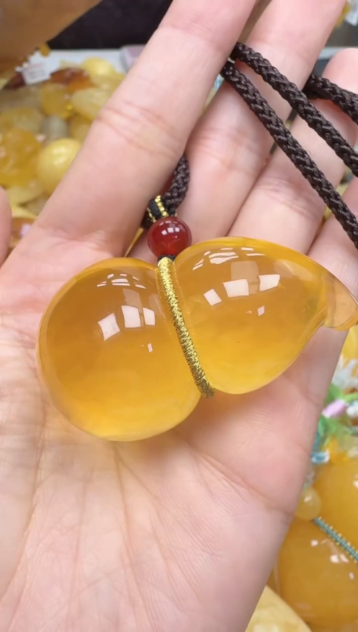 裸石琥珀未镶嵌如图