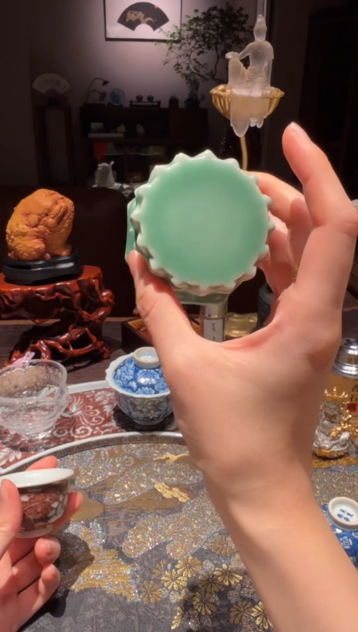 祁*长龙泉青瓷莲花底座