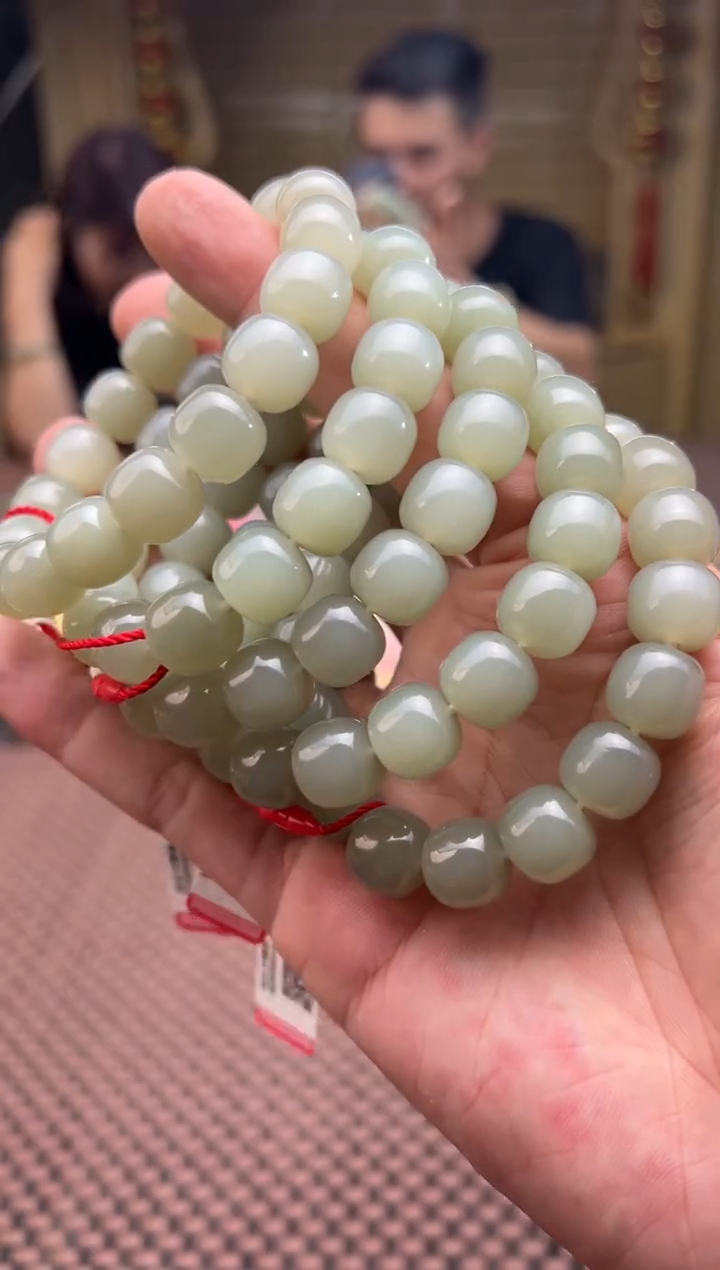 和田玉未镶嵌手串且末料青白玉老型珠手串卡11*12多样性发其一