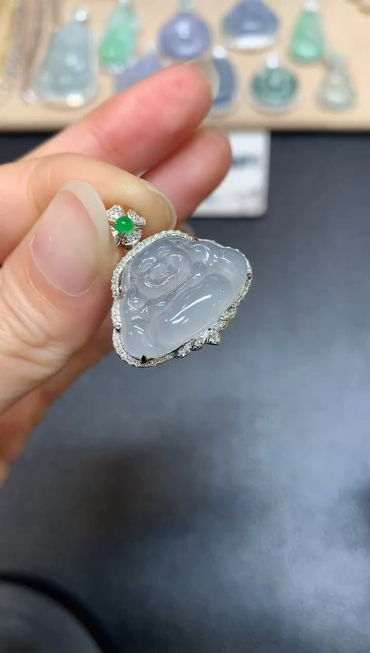 【闪购商品】翡翠颈饰18K金镶嵌佛公【无服务费