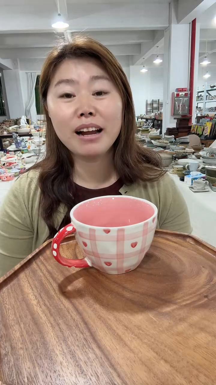 瓷粉色爱心马克杯