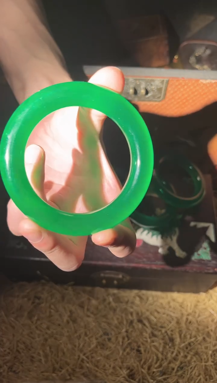 【闪购商品】【闪购商品】绿色棉絮手镯一个