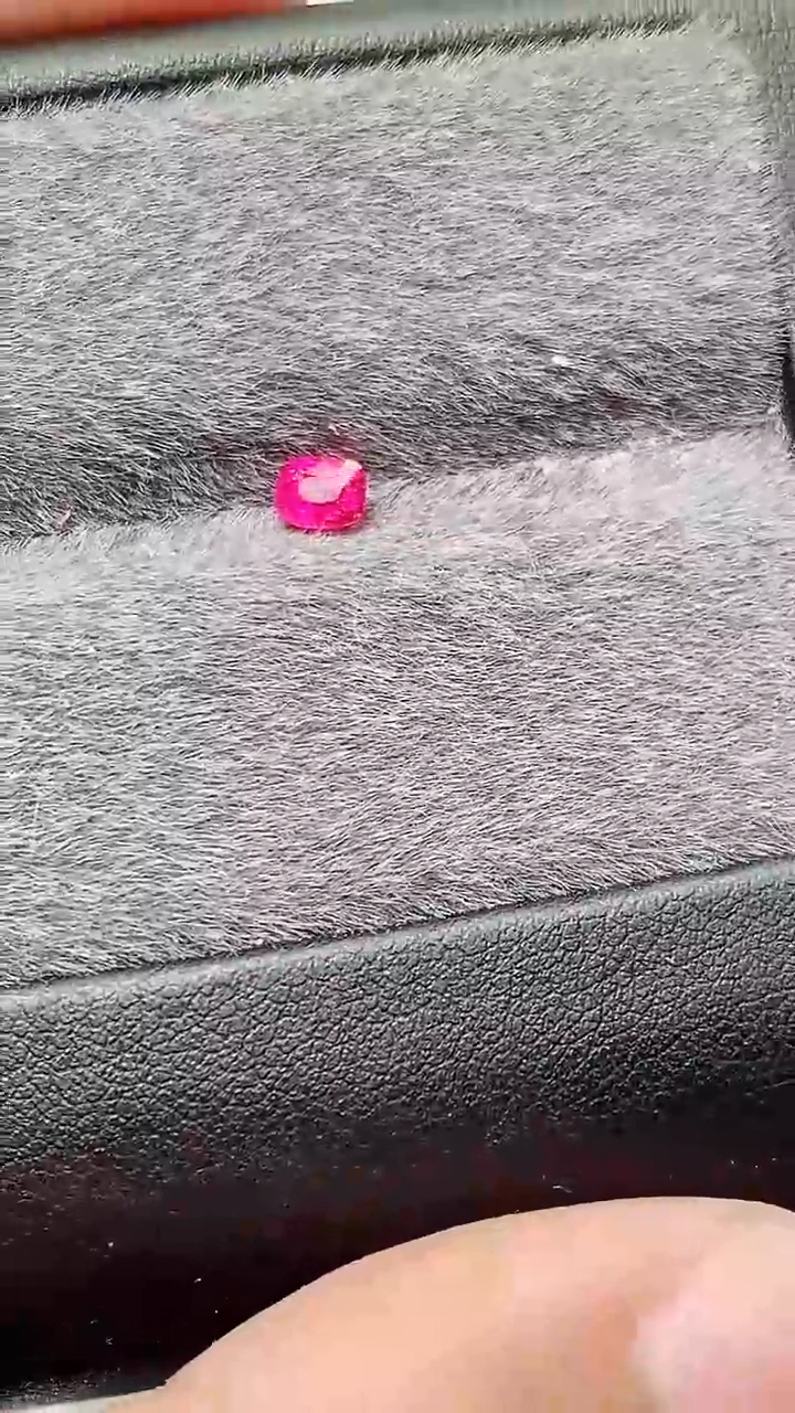 【闪购商品】尖晶石裸石未镶嵌纳米亚超绝吉尔德0.32