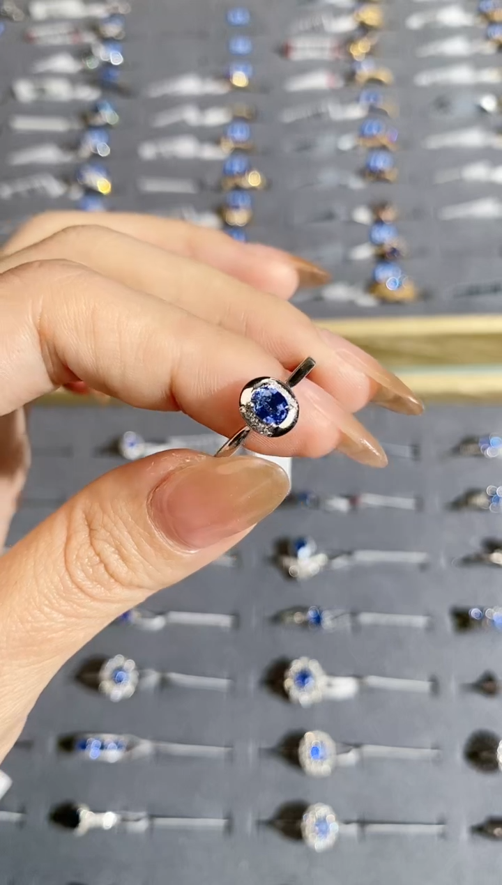 【闪购商品】蓝宝石戒指18K金镶嵌戒指