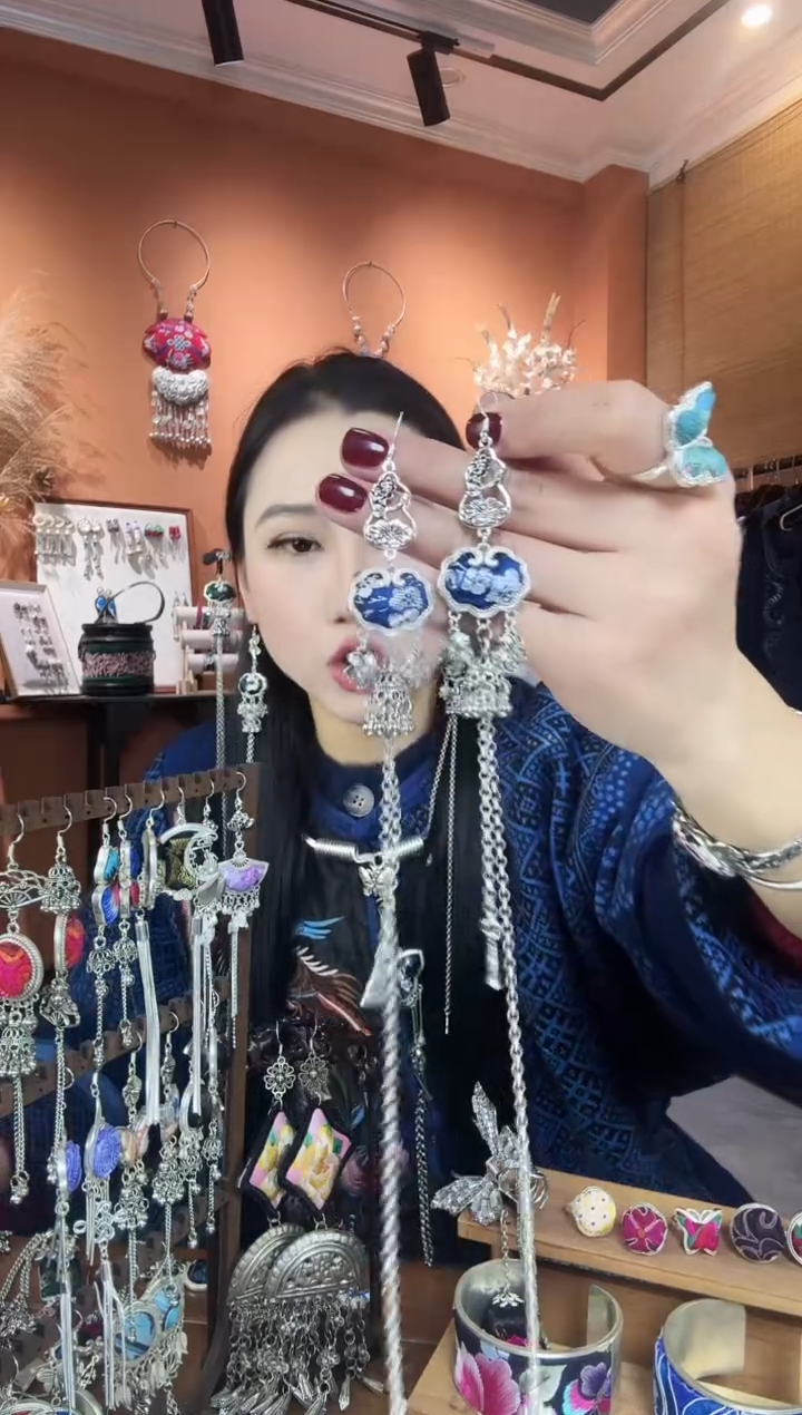 【闪购商品】刺绣纯手工民族风耳环