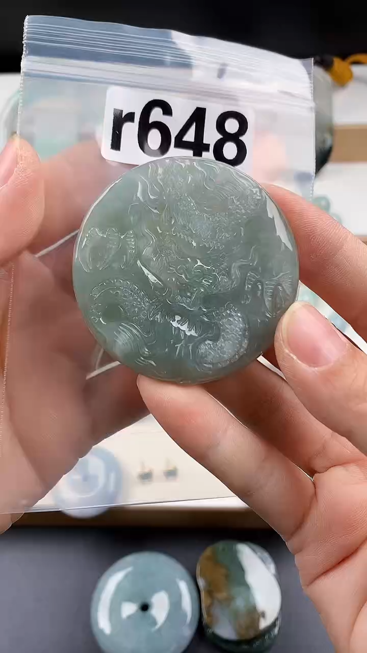 颈饰未镶嵌翡翠天然翡翠吊坠挂件