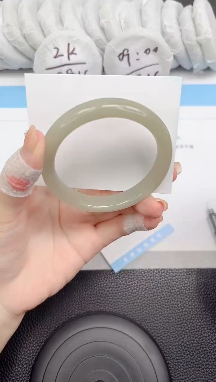 石英质玉手镯未镶嵌87-58.4