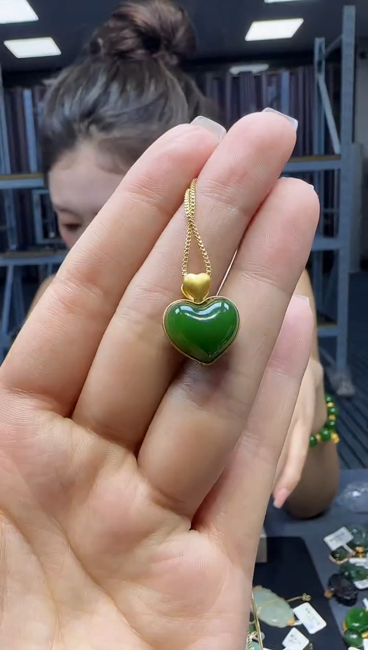 和田玉18K金镶嵌挂件1