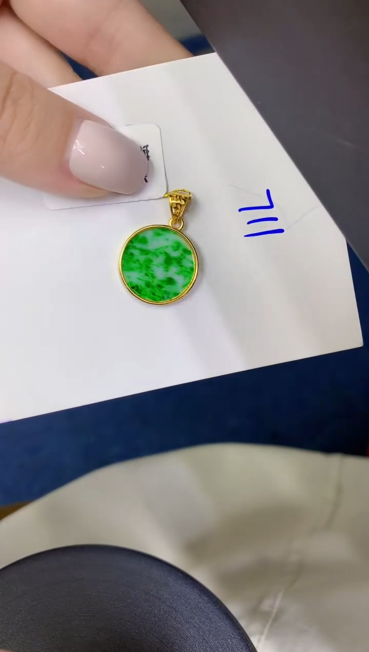 颈饰未镶嵌翡翠缅甸天然翡翠A货