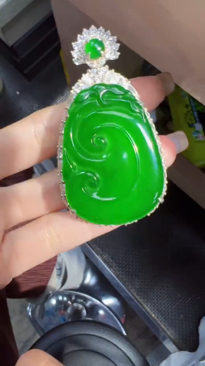 【闪购商品】定制翡翠未镶嵌如意1