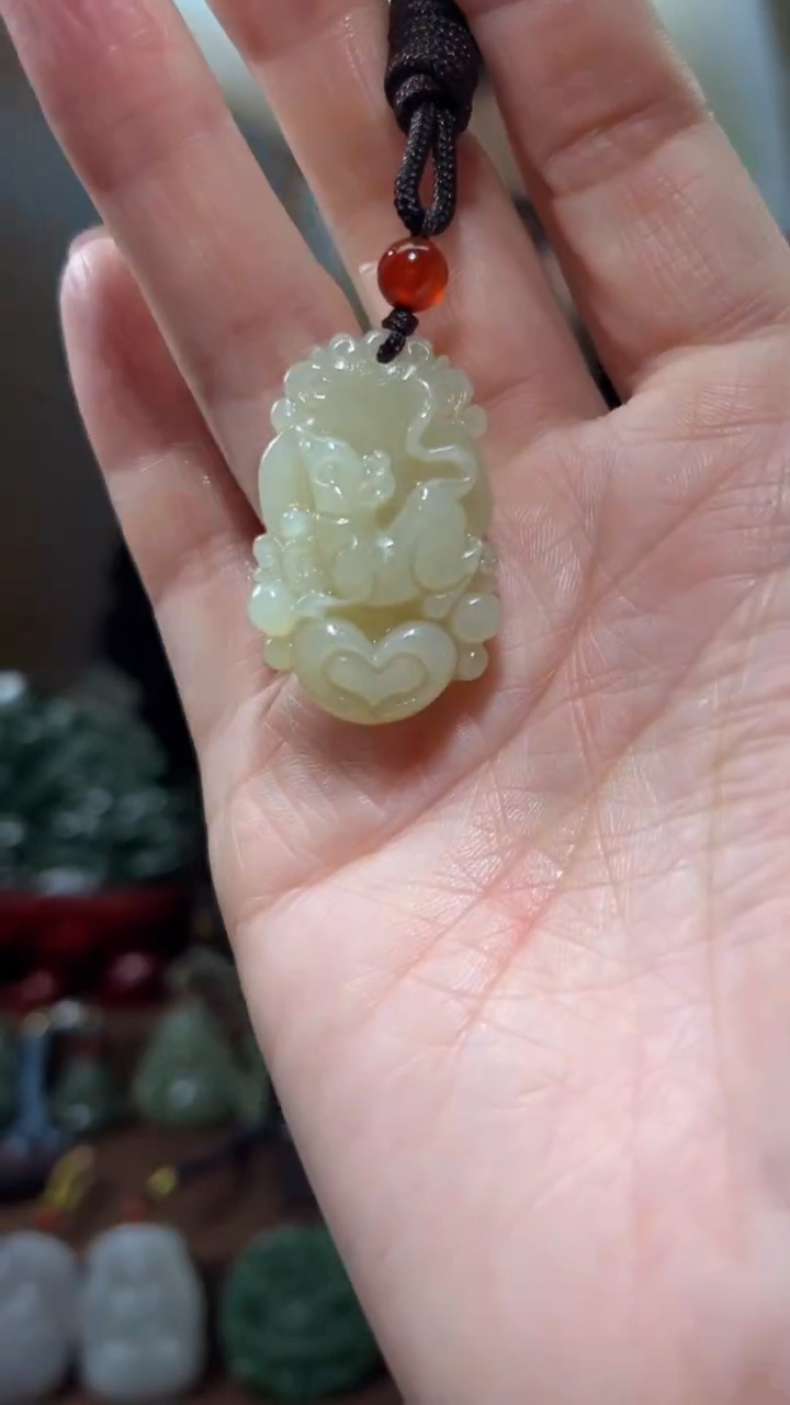 颈饰未镶嵌和田玉`