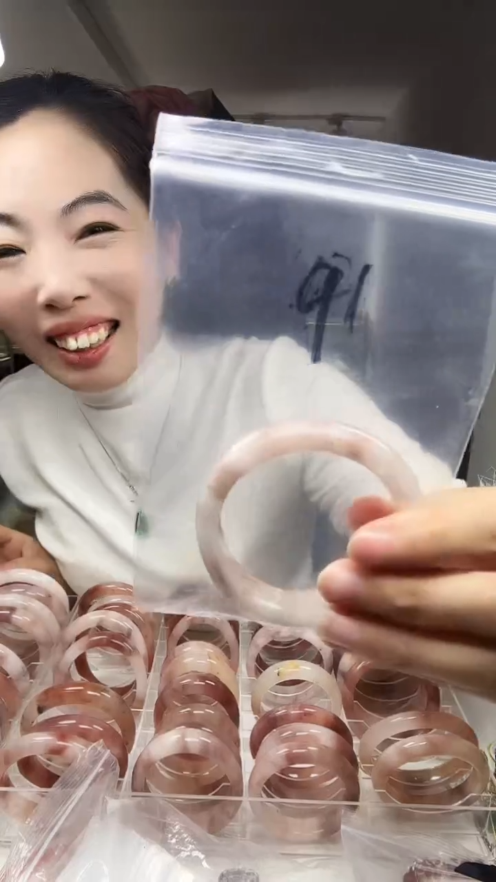 未镶嵌手镯石英质玉新疆金丝玉桃花酿手镯56 圈口