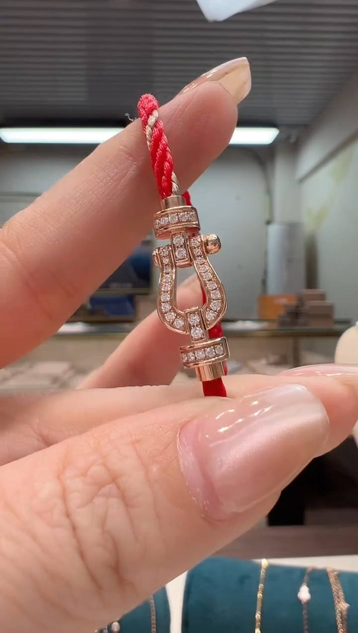 【闪购商品】钻石手链18K金镶嵌满钻马蹄红绳手链（16）