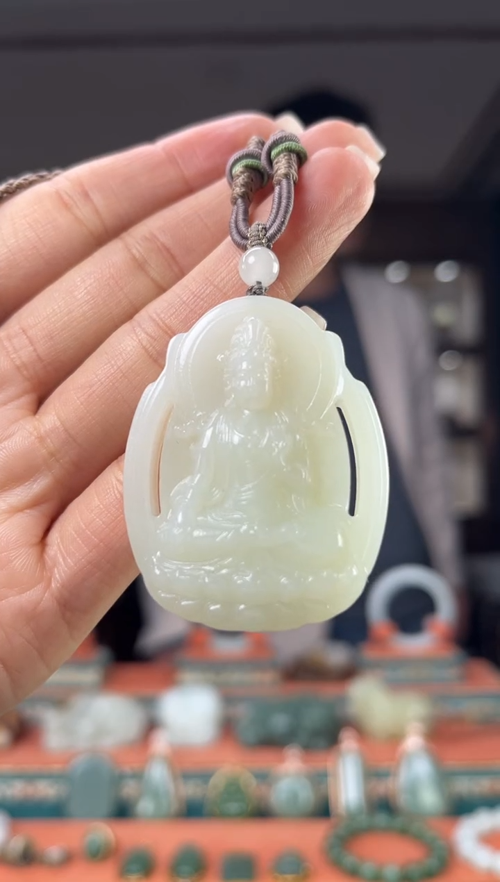 颈饰未镶嵌和田玉佩佩