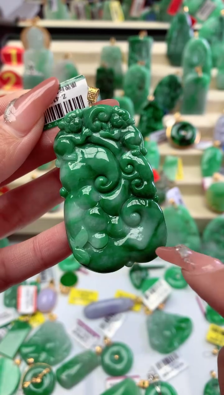 【闪购商品】翡翠吊坠(不含链)18K金镶嵌挂件