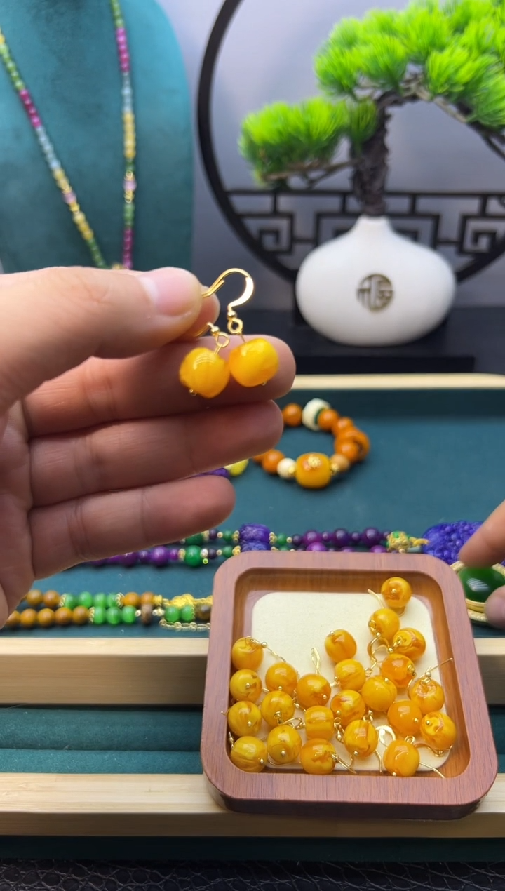 【闪购商品】蜜蜡耳饰14K金镶嵌E01