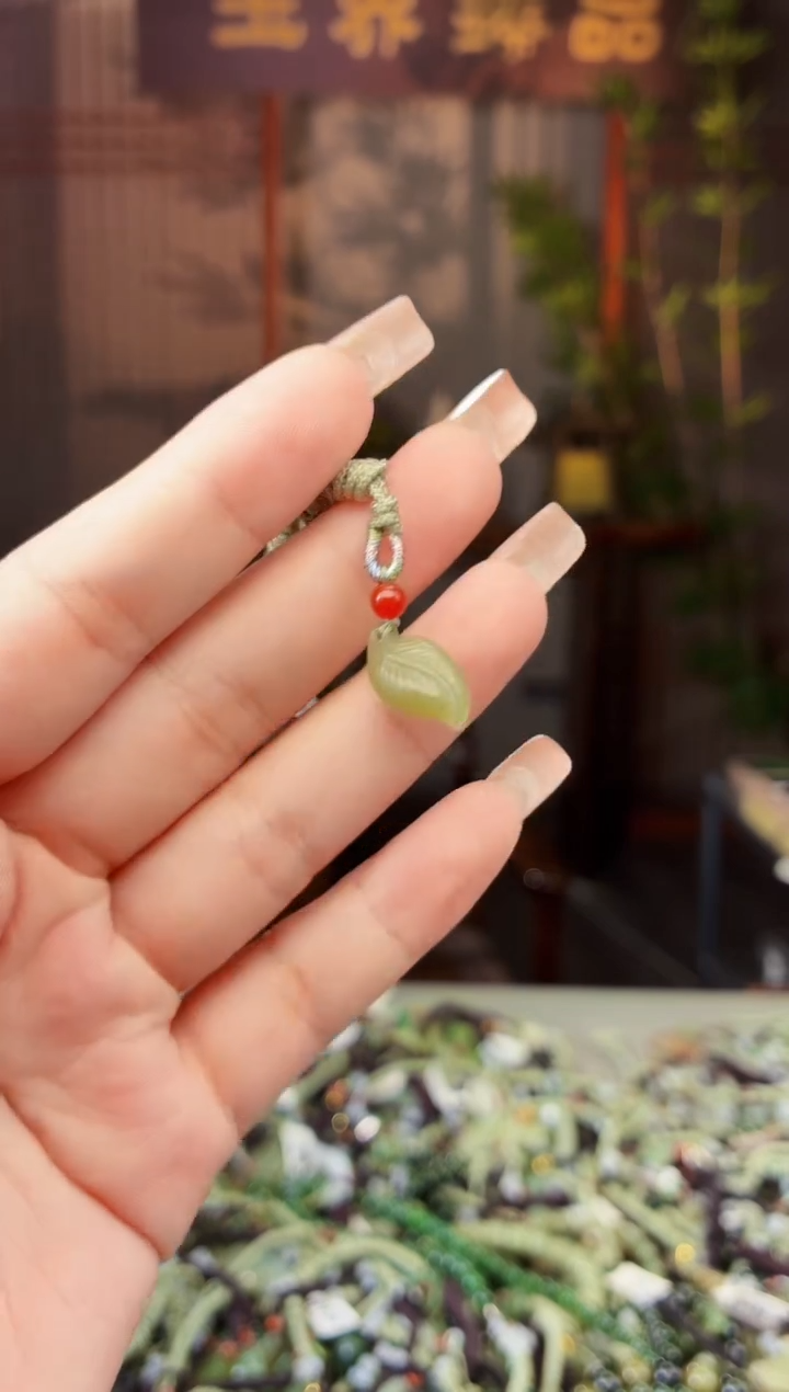 和田玉未镶嵌颈饰拍一发一