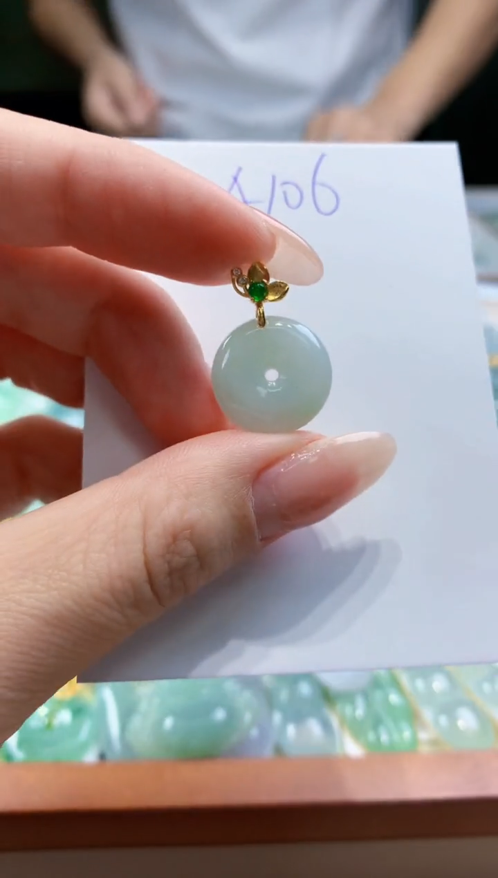 翡翠未镶嵌颈饰天然A货翡翠挂件