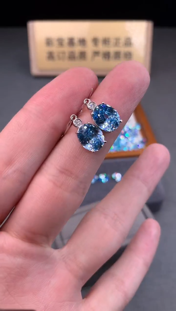 银S925镶嵌耳坠海蓝宝石2222