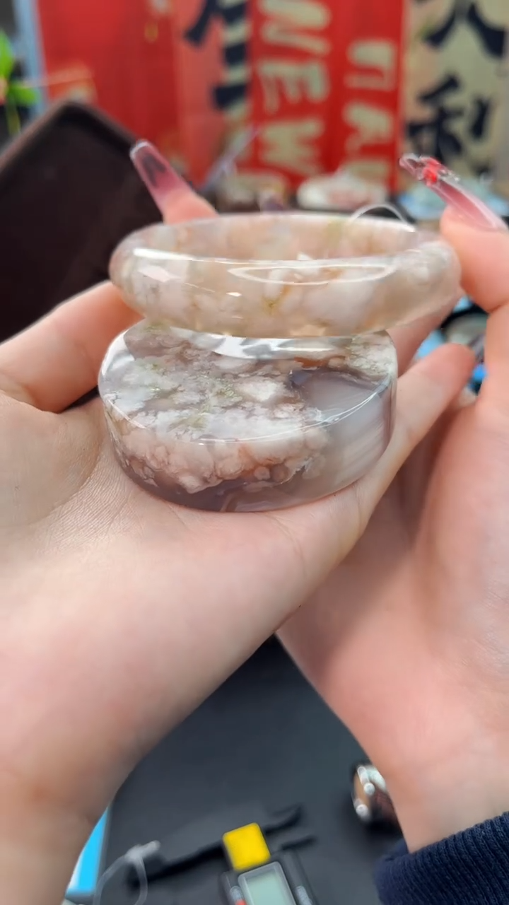 【闪购商品】石英质玉手镯未镶嵌赠送镯心（59圈口）