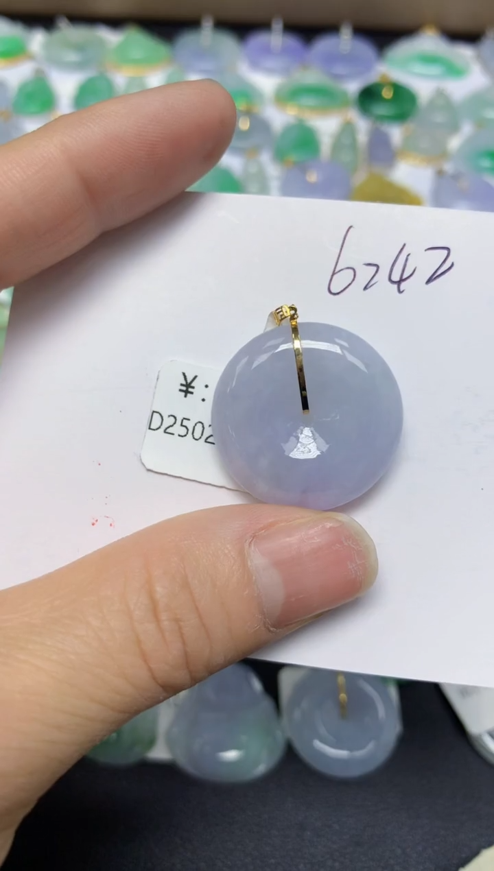 【闪购商品】翡翠挂件18K金镶嵌天然翡翠A货