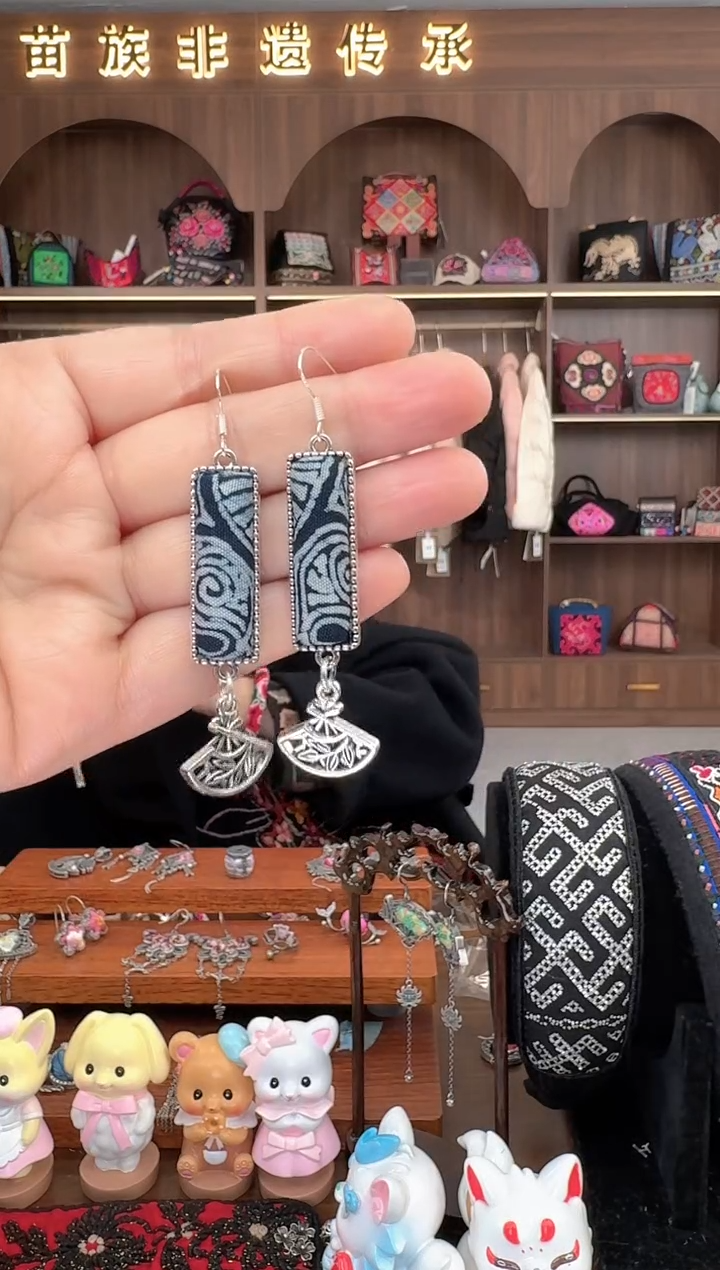 【闪购商品】织绣扶光苗绣传承133
