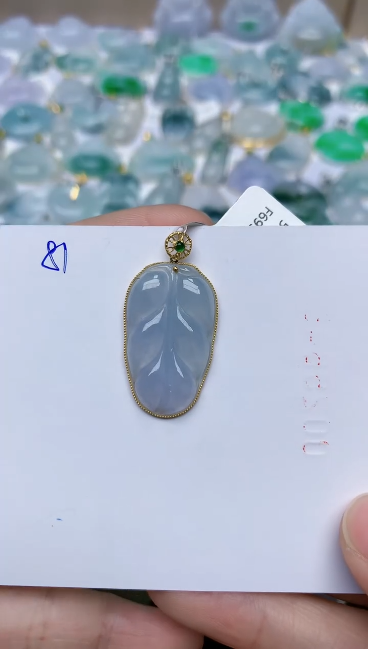 【闪购商品】翡翠颈饰18K金镶嵌天然翡翠A货    