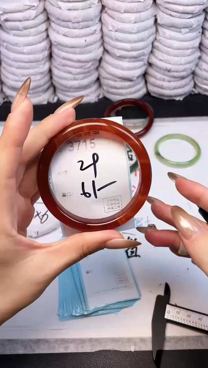 手镯玛瑙/玉髓未镶嵌3715