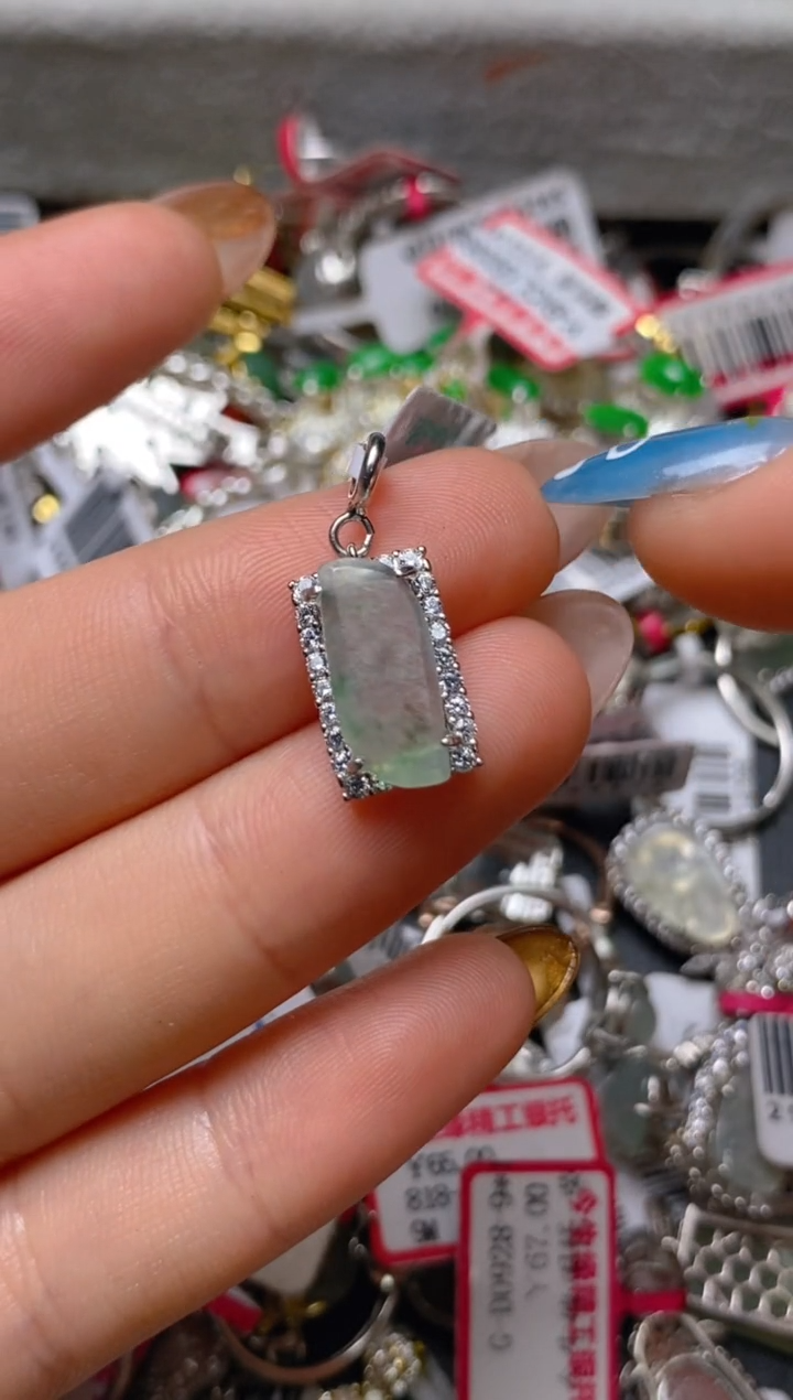 银S925镶嵌戒指翡翠百内无证书