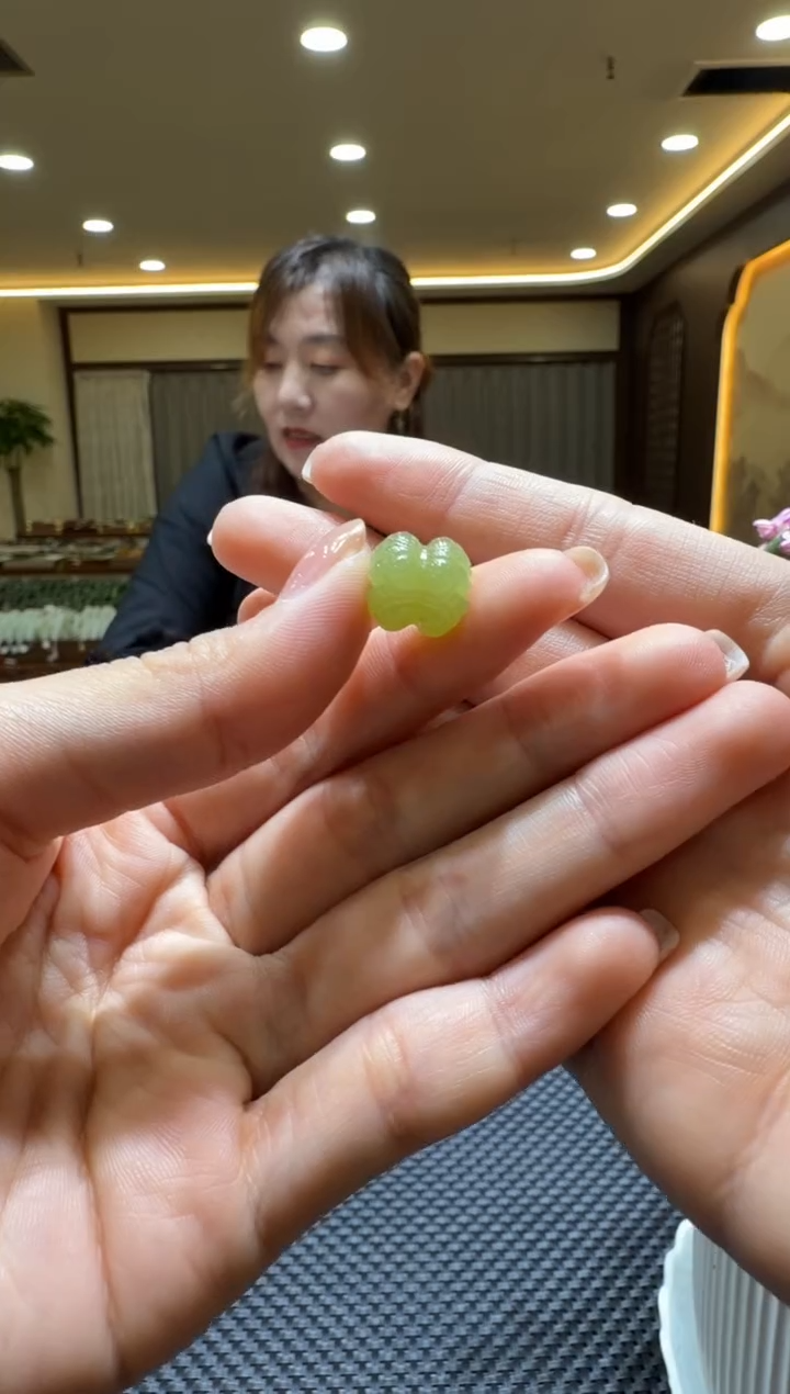 颈饰未镶嵌和田玉挂件