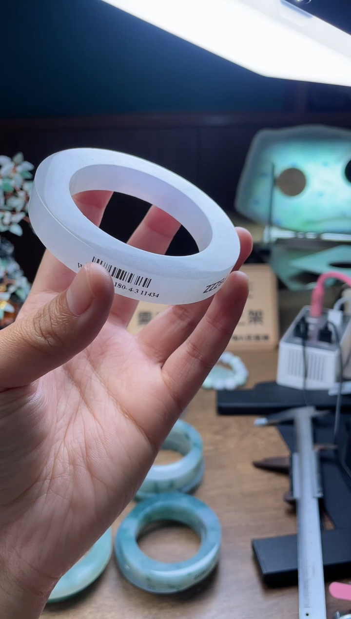 【闪购商品】定制翡翠手镯未镶嵌定制