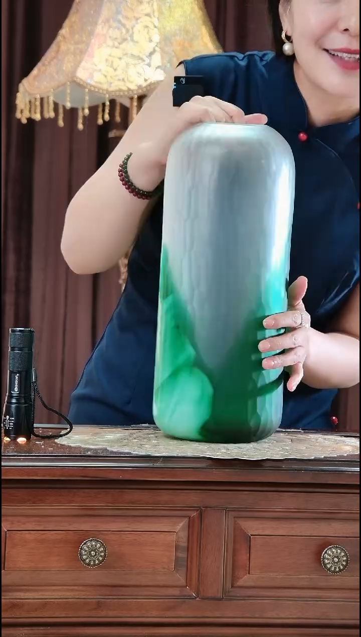 琉璃手工艺品磨刻