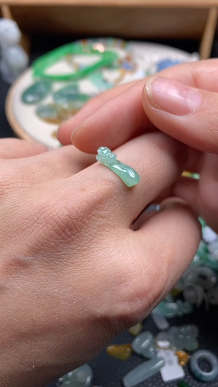 【闪购商品】翡翠颈饰未镶嵌翡翠净货26861