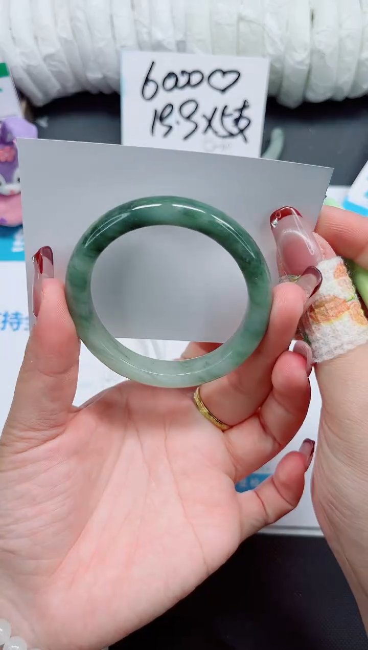 【闪购商品】石英质玉手镯未镶嵌163