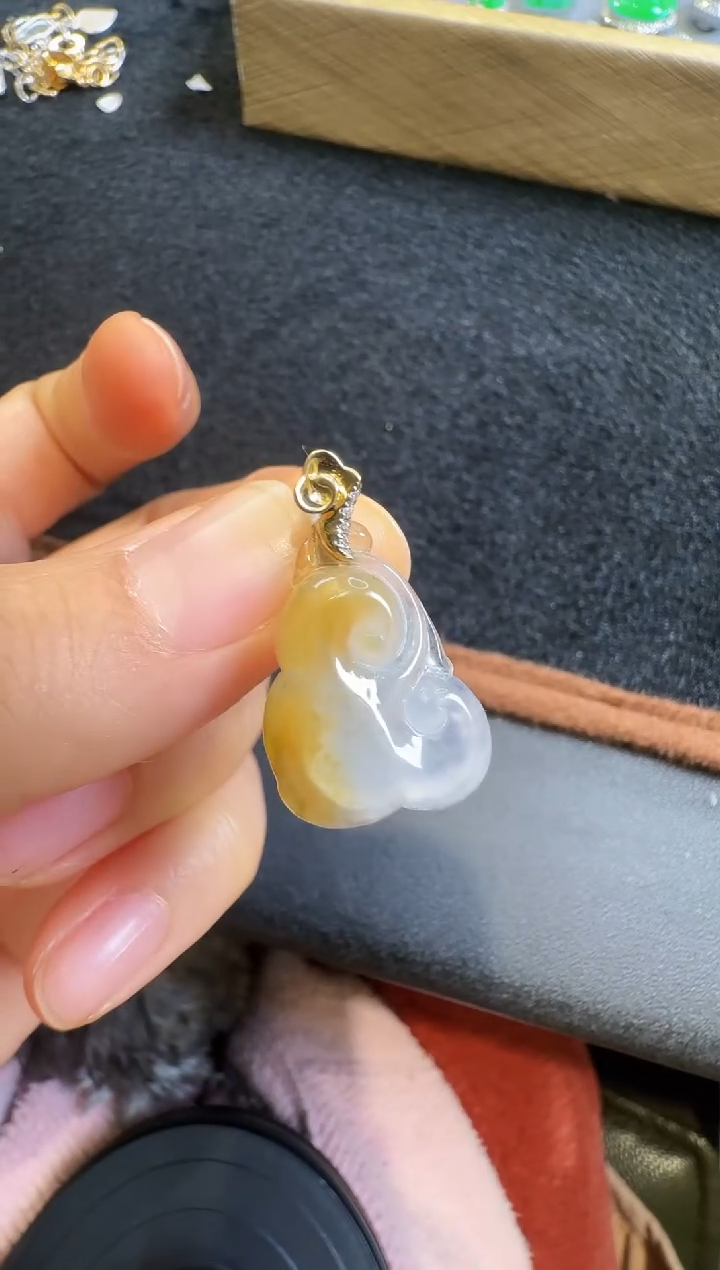 【闪购商品】翡翠颈饰18K金镶嵌00001900