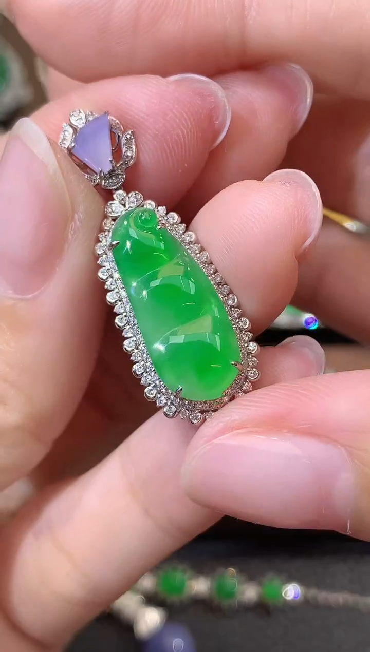 吊坠(不含链)18K金镶嵌翡翠D12