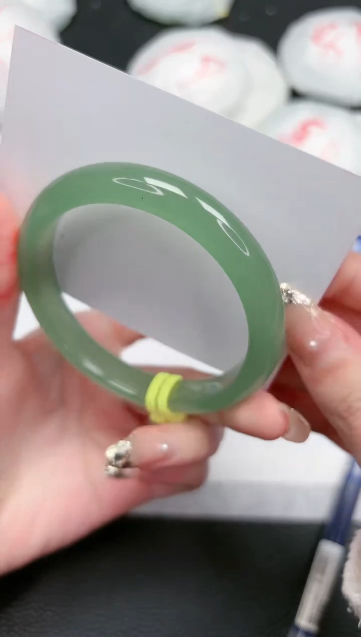 【闪购商品】石英质玉手镯未镶嵌235-59