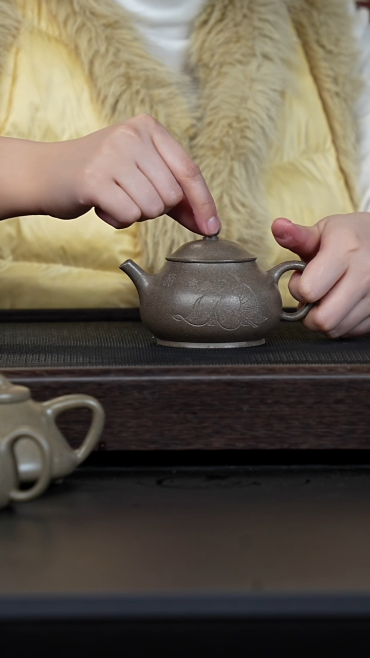 【闪购商品】紫砂茶壶蟹壳青潘壶