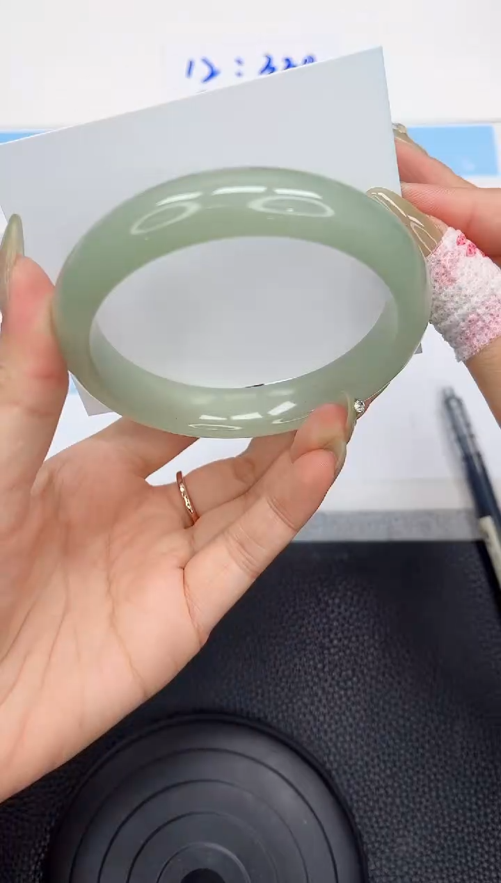 石英质玉手镯未镶嵌32-63.2