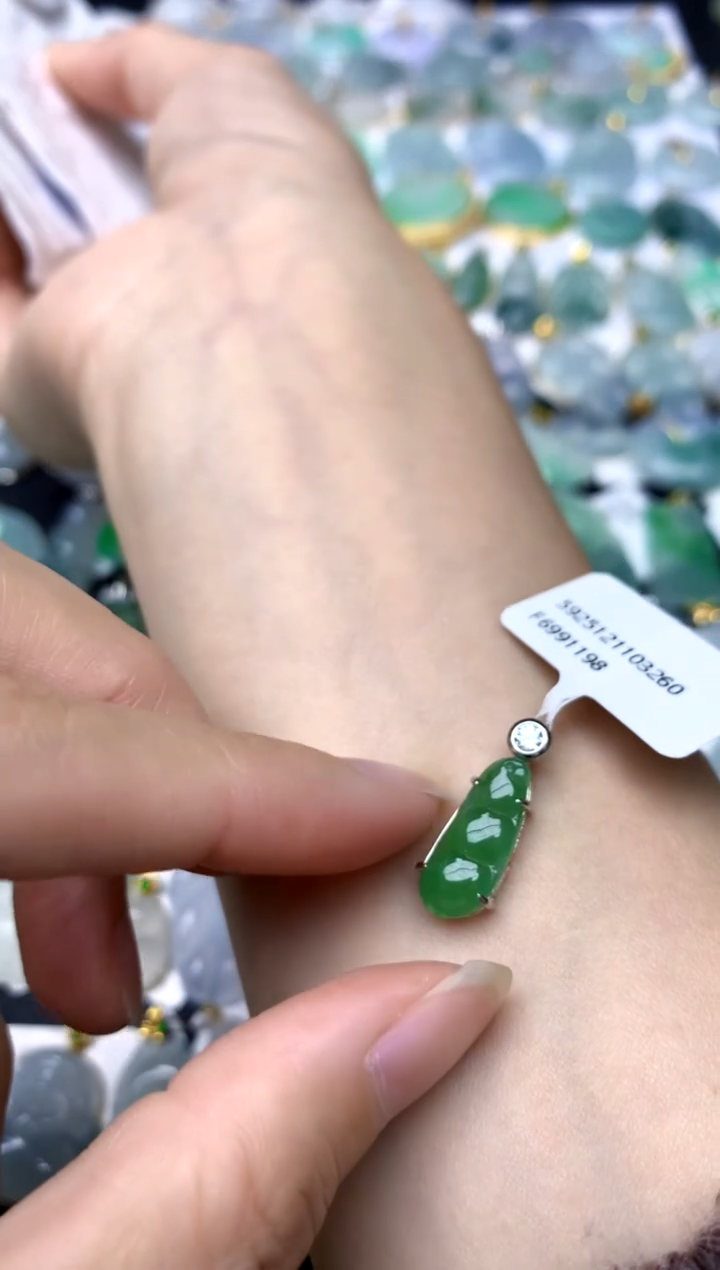 颈饰银S925镶嵌翡翠天然A货翡翠