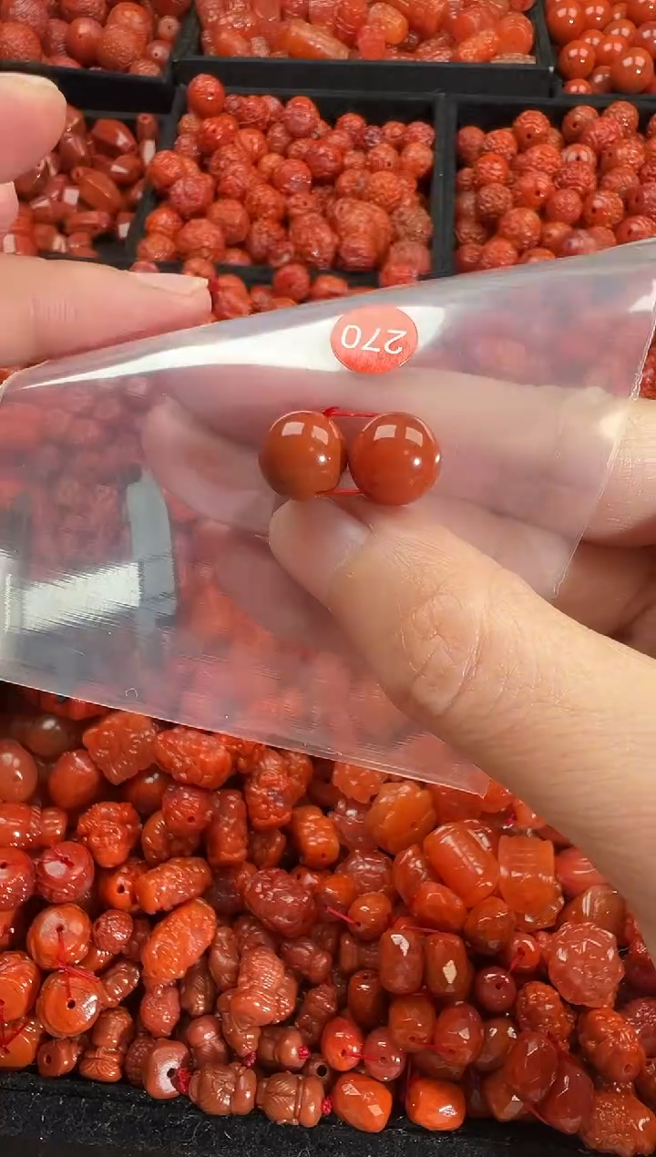 颈饰未镶嵌南红玛瑙1