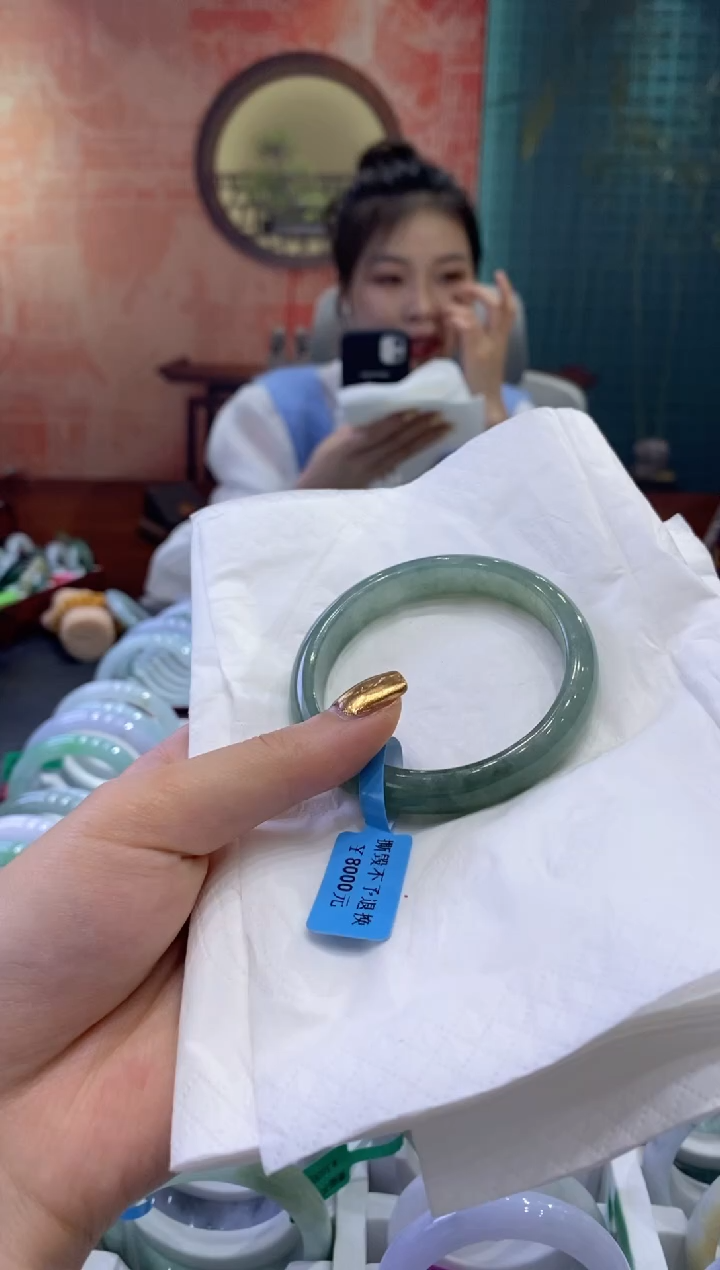 【闪购商品】翡翠手镯未镶嵌多人17057