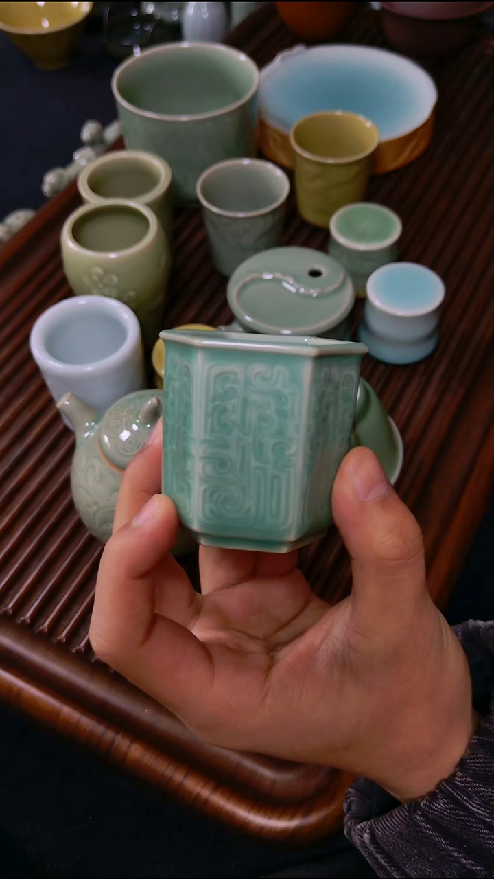 初**物和青禾六方杯