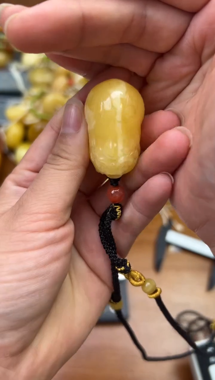 裸石琥珀未镶嵌蜜蜡吊坠