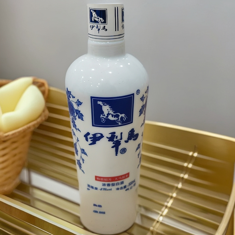 伊犁马（新疆）青花42度500ml*12（一箱）