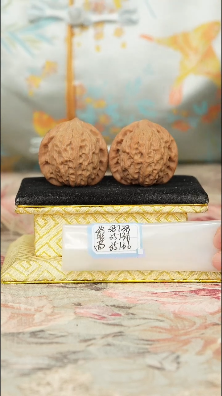 【闪购商品】文玩核桃把件非嫁接将军帽