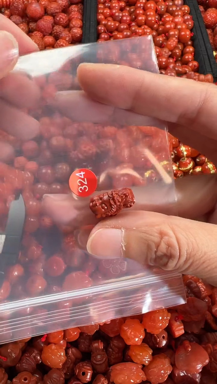 【闪购商品】南红玛瑙颈饰未镶嵌2