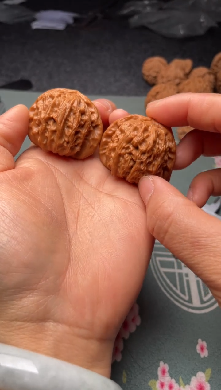 把件文玩核桃w215    白狮子39尺