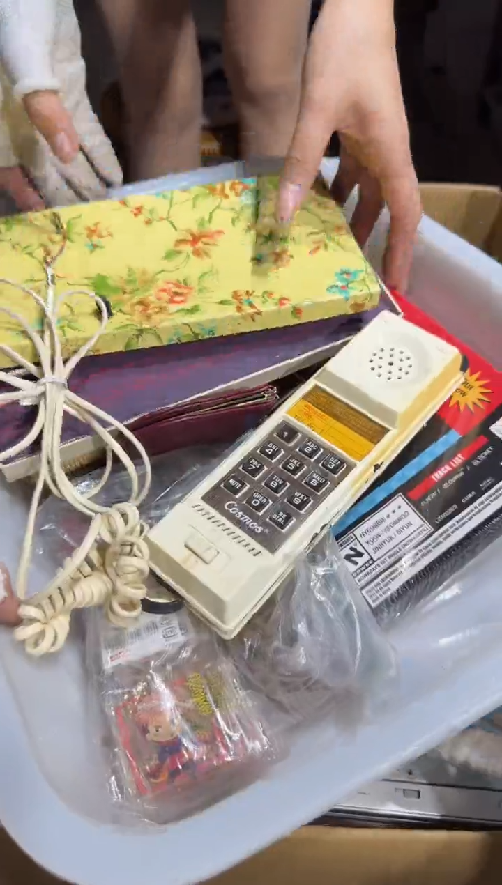 8新老**儿 778   中古商品，瑕疵品，不保好坏。