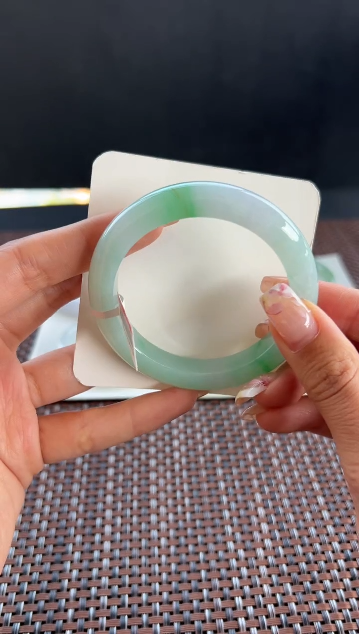 【闪购商品】翡翠手镯未镶嵌44号54.7*10.1*8.7